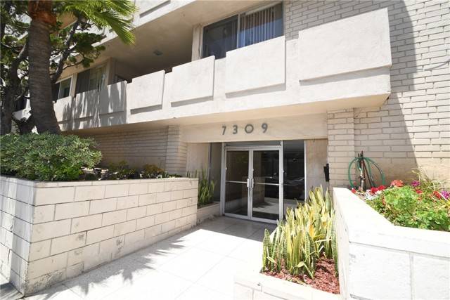 Los Angeles, CA 90046,7309 Franklin Avenue