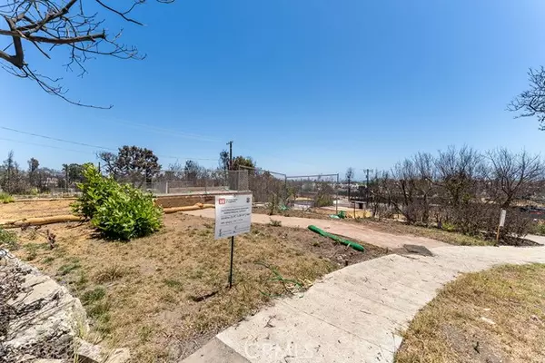 Pacific Palisades, CA 90272,15475 Albright Street