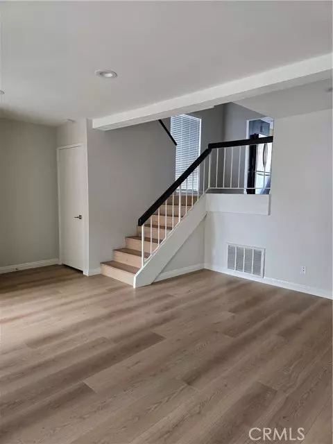 Woodland Hills, CA 91367,5800 Owensmouth Avenue