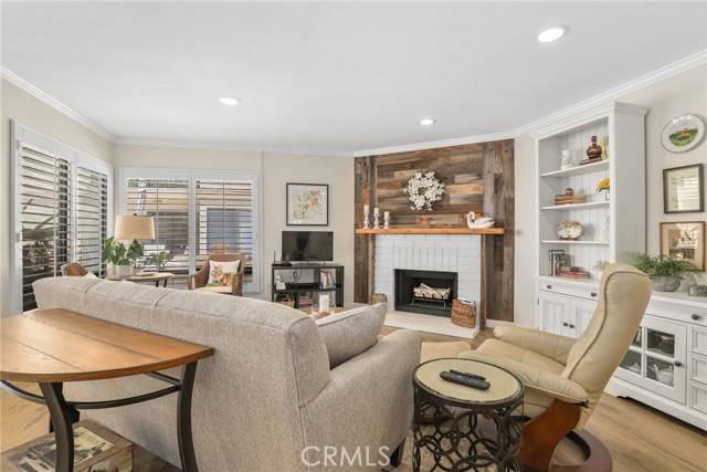 2722 East 20th Street, Signal Hill, CA 90755