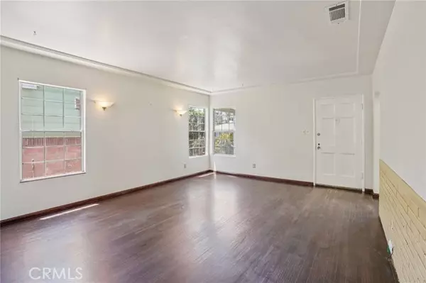 South Gate, CA 90280,10018 San Vincente Avenue