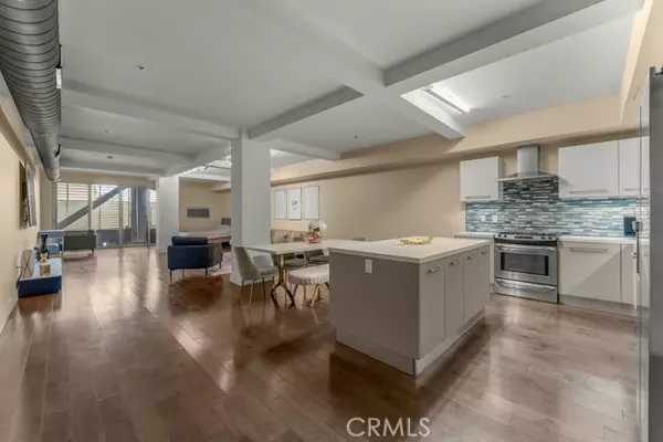 Long Beach, CA 90802,433 Pine Avenue