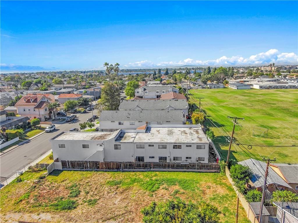 Huntington Beach, CA 92647,7851 Glencoe Drive