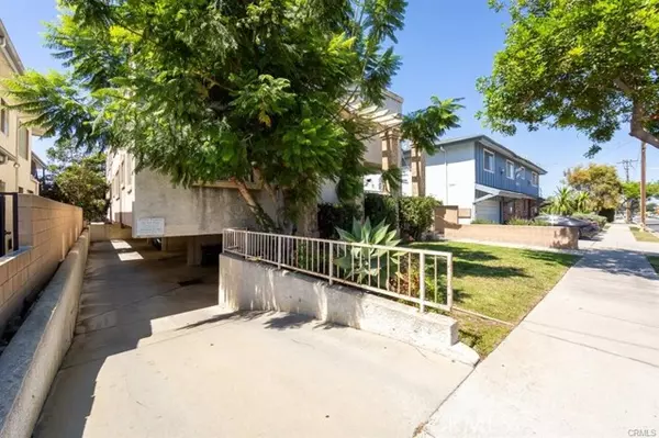 Hawthorne, CA 90250,12115 York Avenue