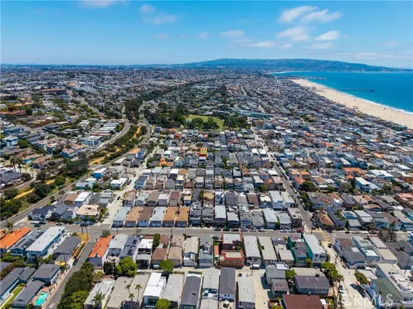 429 Longfellow Avenue, Hermosa Beach, CA 90254