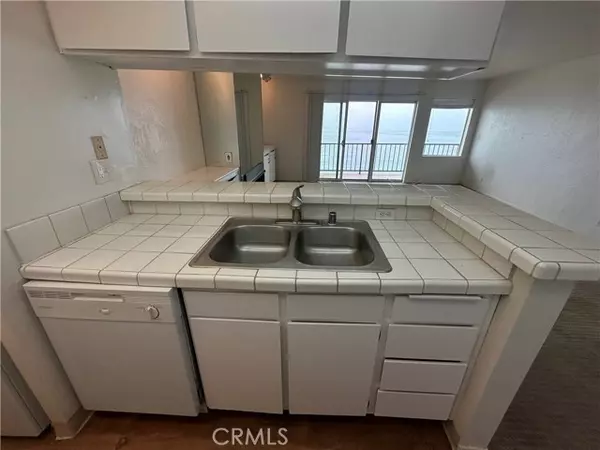 Redondo Beach, CA 90277,555 Esplanade