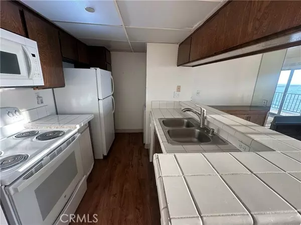 Redondo Beach, CA 90277,555 Esplanade