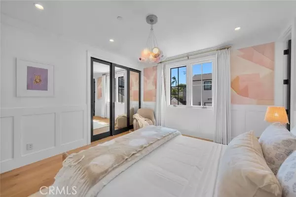 Manhattan Beach, CA 90266,676 18th Street