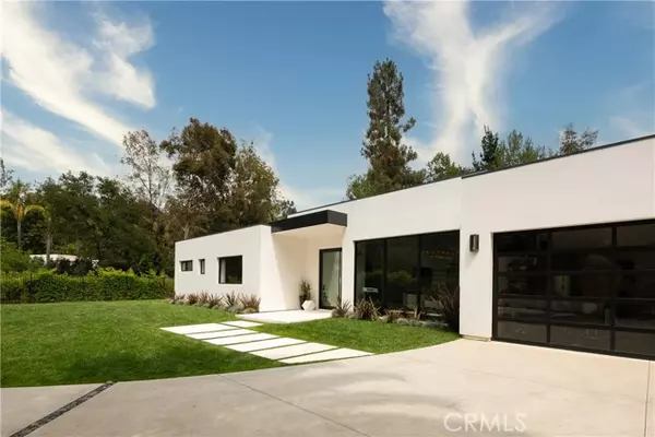 Beverly Hills, CA 90210,9924 Liebe Drive