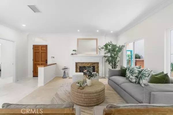 Torrance, CA 90503,2562 Woodbury Drive
