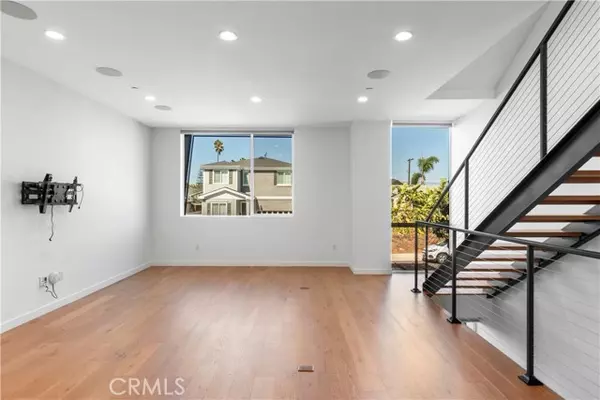 Westchester, CA 90045,6566 West 85th Place