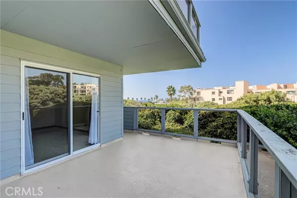 250 The Village #102, Redondo Beach, CA 90277