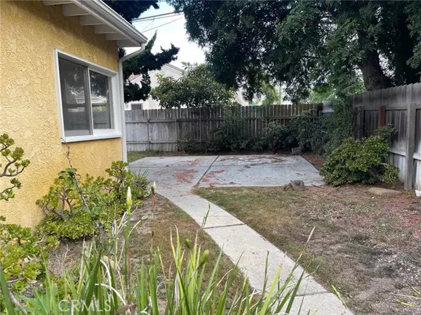 Redondo Beach, CA 90277,875 Calle De Arboles