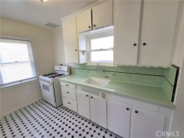 Hawthorne, CA 90250,4263 West Broadway