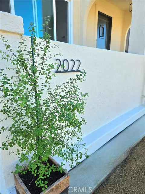 2022 West 75th Street, Los Angeles, CA 90047