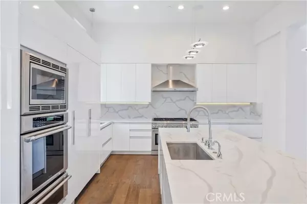 Redondo Beach, CA 90277,332 Avenue E