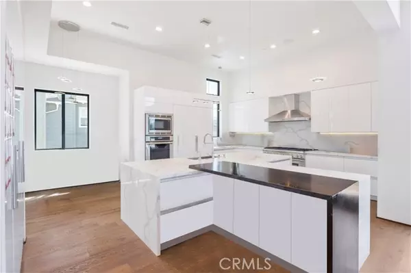 Redondo Beach, CA 90277,332 Avenue E