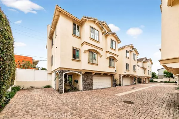 24005 Los Codona, Torrance, CA 90505