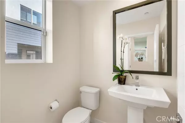 Montebello, CA 90640,1013 Eucalipto Place