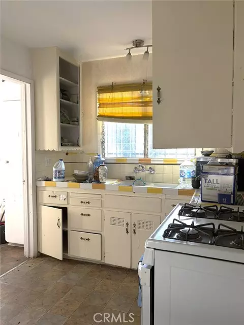 Los Angeles, CA 90034,3457 Greenfield Avenue