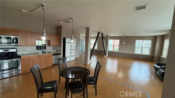 San Pedro, CA 90731,255 W 7th Street