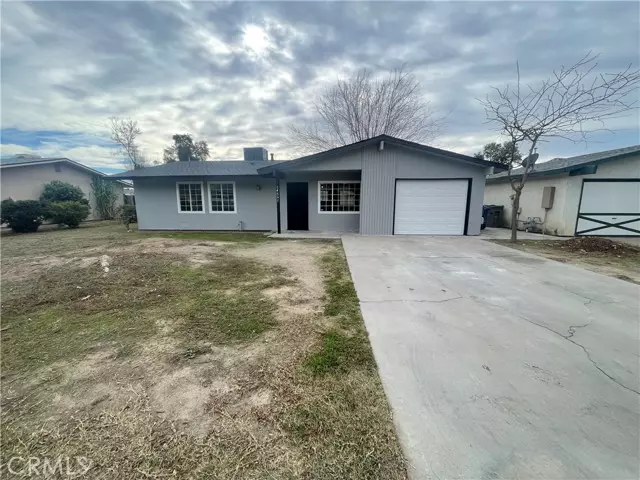 14561 West D Street, Kerman, CA 93630