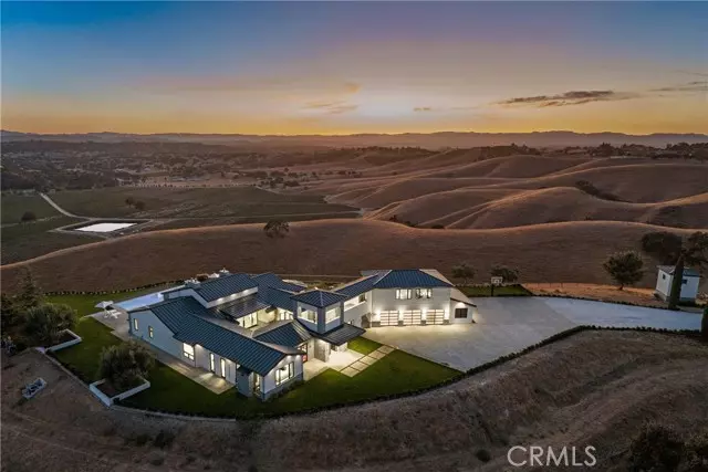 Paso Robles, CA 93446,888 Camino Vina