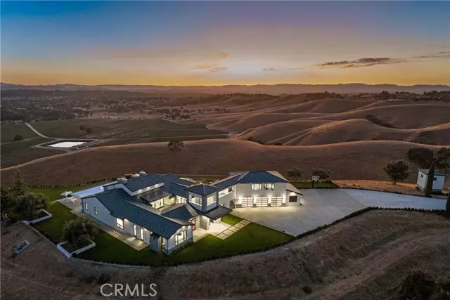 Paso Robles, CA 93446,888 Camino Vina