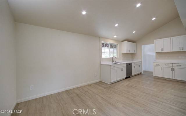 Santa Maria, CA 93454,913 Armstrong Avenue