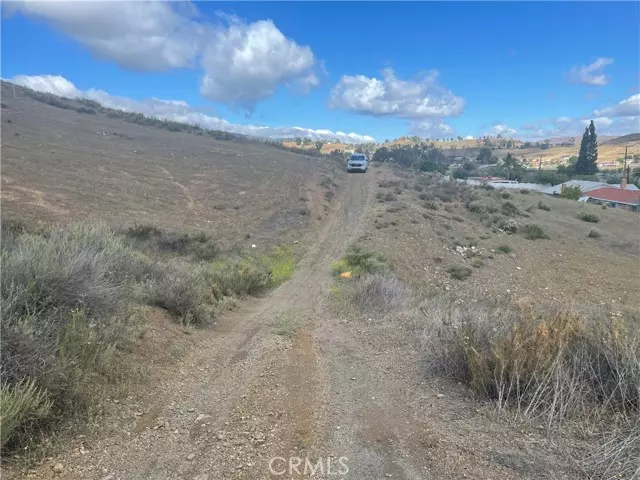 Lake Elsinore, CA 92530,15 Kee Avenue