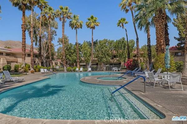 2810 North Arcadia Court, Palm Springs, CA 92262