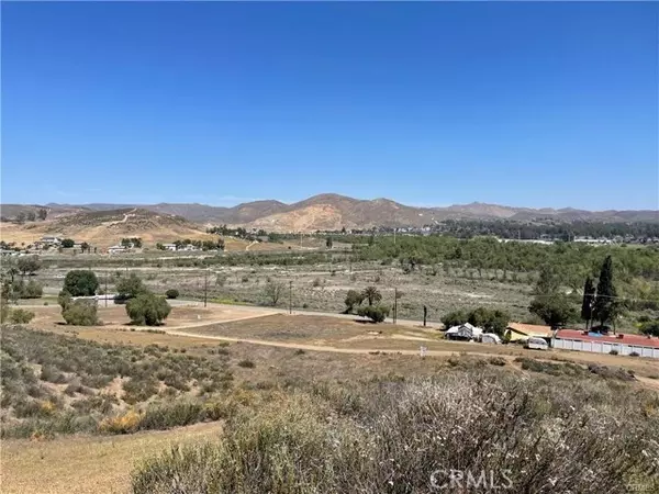 Lake Elsinore, CA 92530,19 Bay Avenue