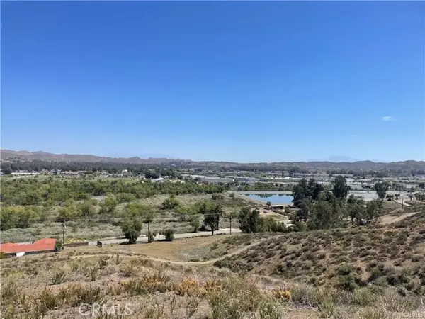 Lake Elsinore, CA 92530,19 Bay Avenue