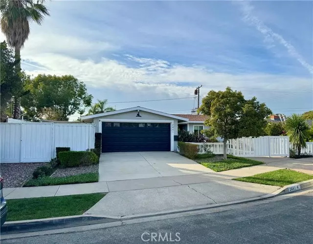 2441 Bowdoin Place, Costa Mesa, CA 92626