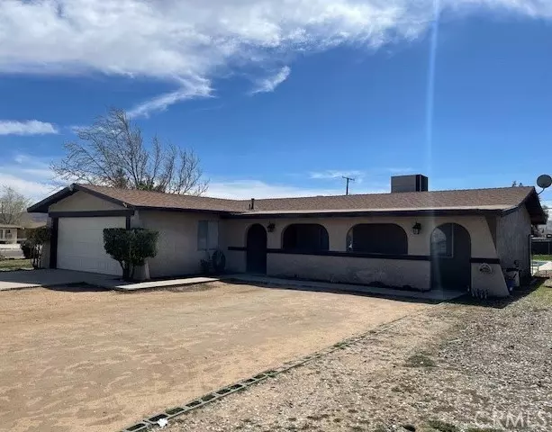 14480 Pawnee Rd, Apple Valley, CA 92307