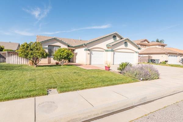 2068 Saint Emilion Ln, San Jacinto, CA 92583