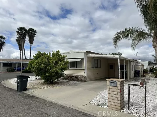 101 Santa Clara Circle, Hemet, CA 92543