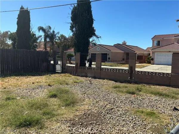 Hemet, CA 92545,995 Santa Teresa Way