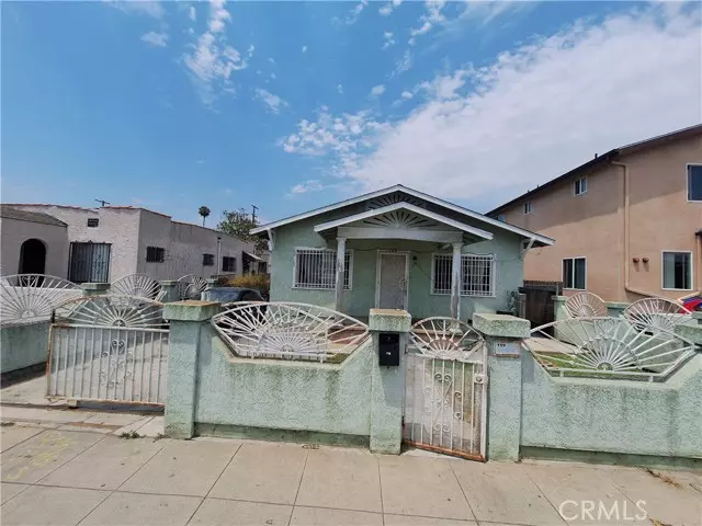 157 West 71 Street, Los Angeles, CA 90003