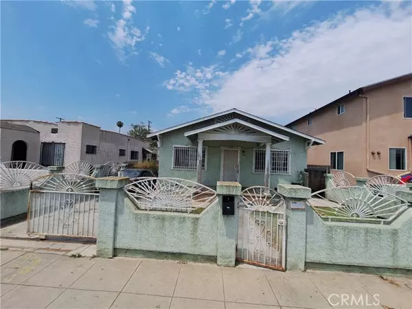 157 West 71 Street, Los Angeles, CA 90003