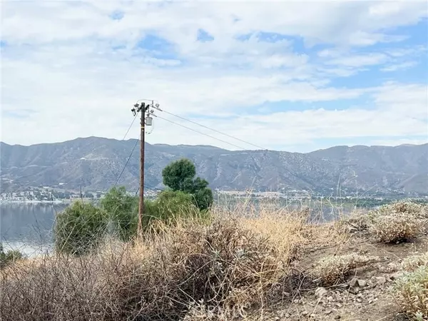 Lake Elsinore, CA 92530,0 Barkschat