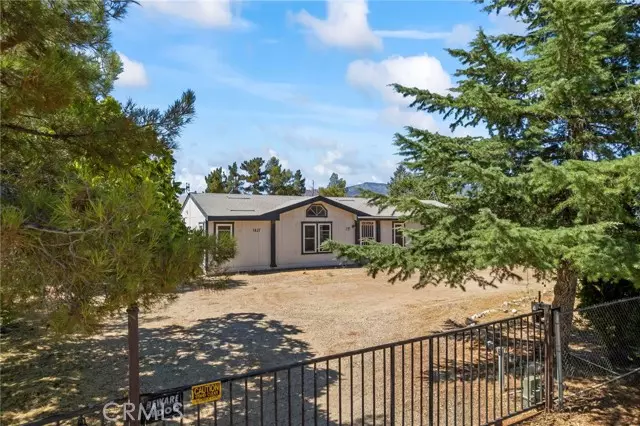 5827 Cambria Road, Phelan, CA 92371