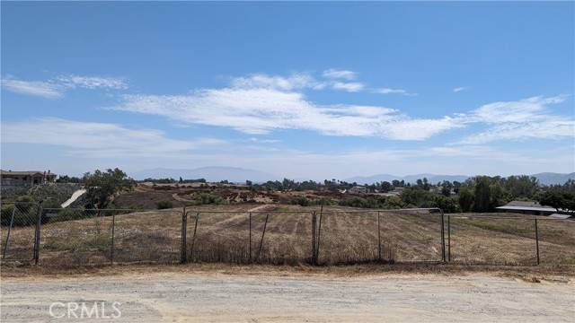 Murrieta, CA 92562,7 Juniper