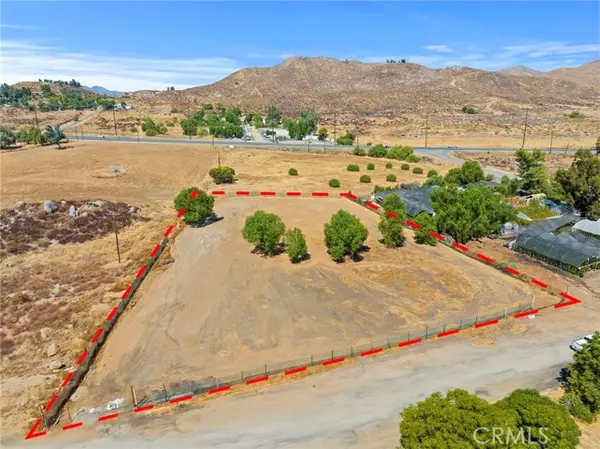 Perris, CA 92570,0 Robert