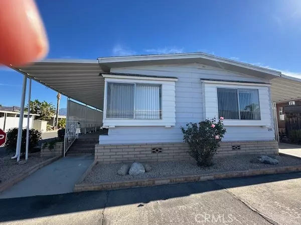 881 N. Lake Street, Hemet, CA 92544