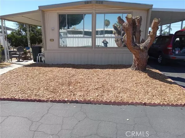 332 North Lyon #17 Avenue, Hemet, CA 92543