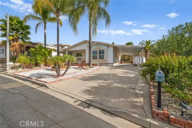 Murrieta, CA 92563,38484 Via La Paloma