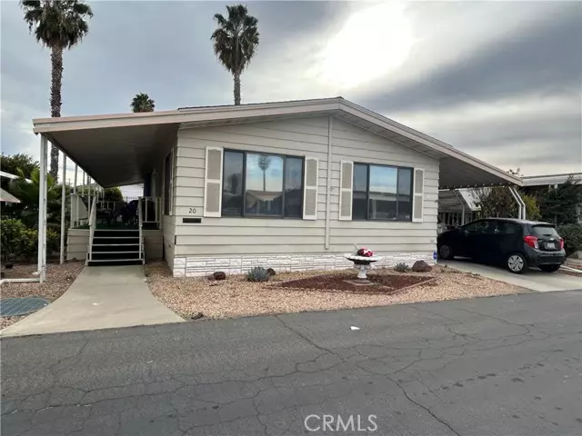 1525 West Oakland Avenue, Hemet, CA 92543