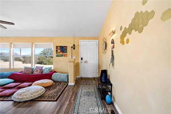 Landers, CA 92285,61375 Leslie Lane