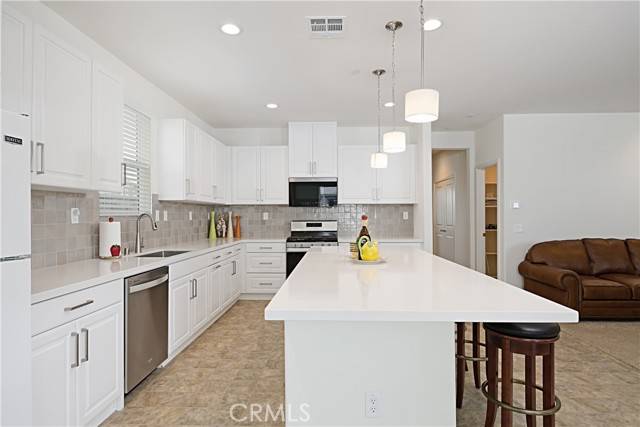 36225 Beacon Light Way, Wildomar, CA 92595